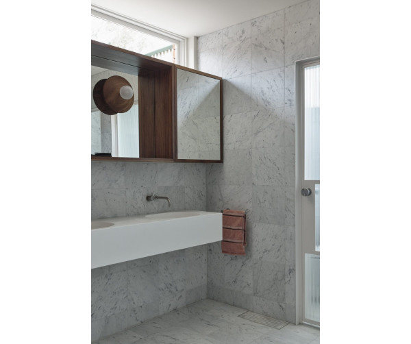 BIANCO-CARRARA-HONED-ITALIAN-MARBLE_RMS-TRADERS_NATURAL-STONE-BATHROOM-TILE-SUPPLIER-MELBOURNE-2-scaled-1-1.jpg