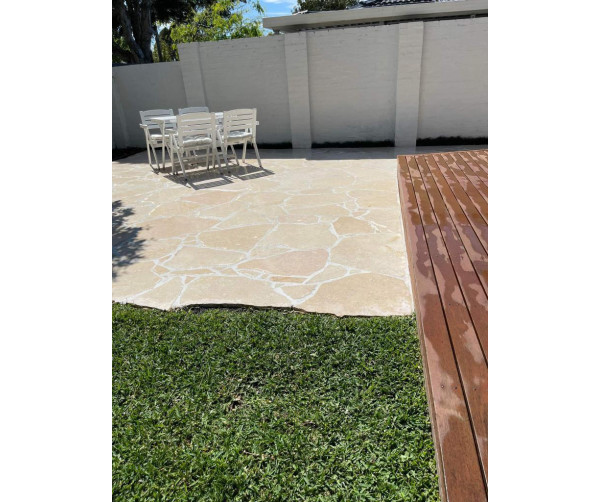SAVANA-LIGHT-BRUSHED-TUMBLED-LIMESTONE-CRAZY-PAVING_RMS-TRADERS_NATURAL-STONE-SUPPLIER-MELBOURNE-2.jpg