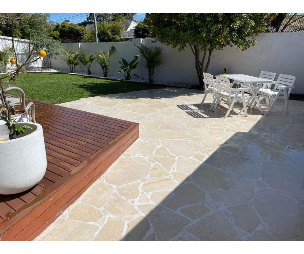 SAVANA-LIGHT-BRUSHED-TUMBLED-LIMESTONE-CRAZY-PAVING_RMS-TRADERS_NATURAL-STONE-SUPPLIER-MELBOURNE-5.jpg