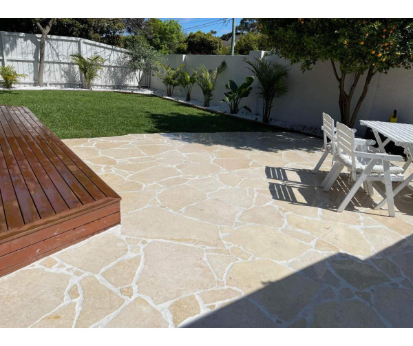 SAVANA-LIGHT-BRUSHED-TUMBLED-LIMESTONE-CRAZY-PAVING_RMS-TRADERS_NATURAL-STONE-SUPPLIER-MELBOURNE-7.jpg