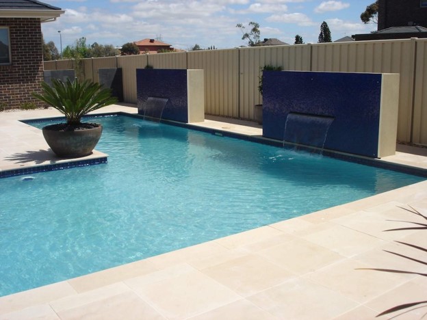 Cutting and Laying Sandstone