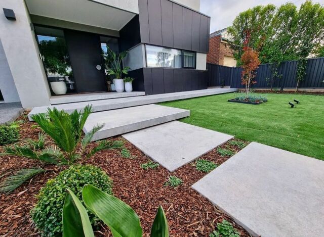 Our synthetic grass supplied to @bennewelldesign who beautifully installed it on this Maidstone property. 

What a difference the greenery makes with this maintenance free option!